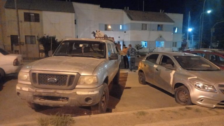 Encontraron en el patio de una vivienda en Fracción XV una camioneta ...