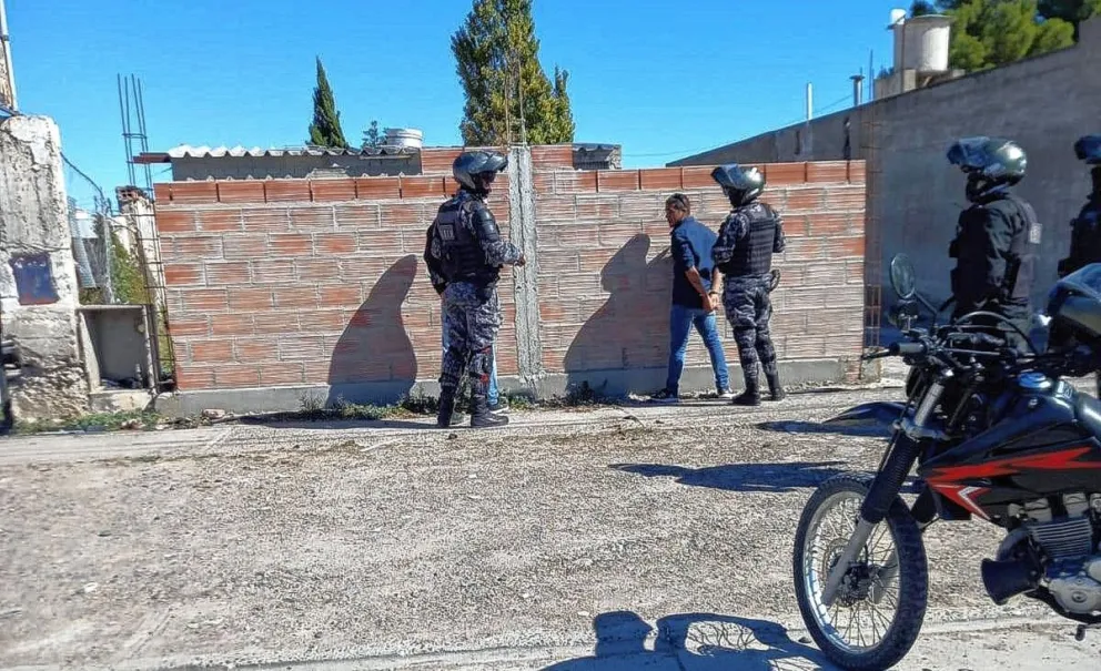 Detienen a un hombre con revólver ilegal tras discusión con un gitano por la venta de un vehículo