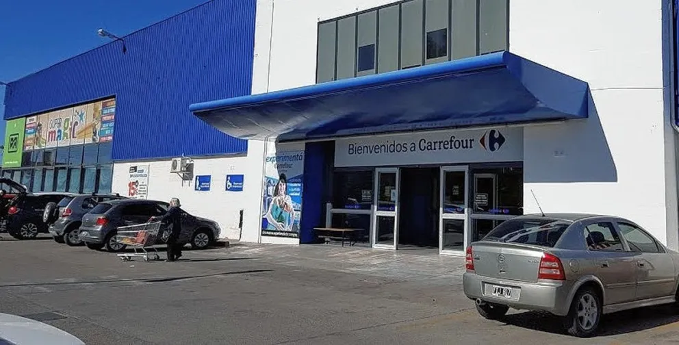 Abogada denunció penalmente a personal de supermercado  de Trelew que le prohibió el ingreso sin barbijo