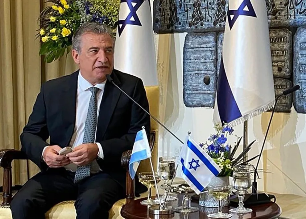 Tras la condena, Urribarri renunció a su cargo como embajador de Israel