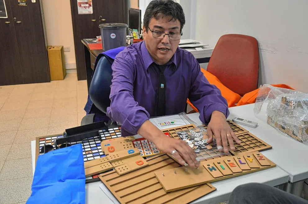 Más inclusión: La Audioteca Municipal suma  juegos especiales para personas no videntes