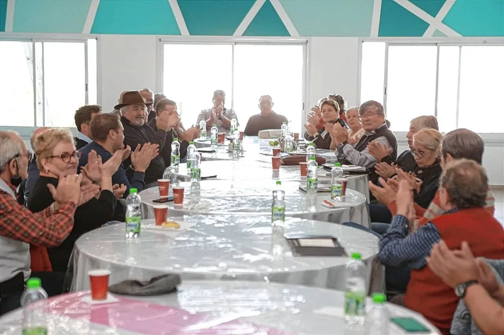 Autoridades municipales se reunieron con referentes de los centros de jubilados