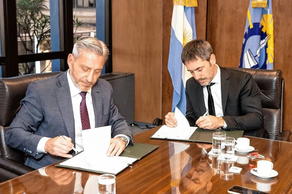 Arcioni firmó un convenio con el CFI para generar energía a través de la biomasa forestal