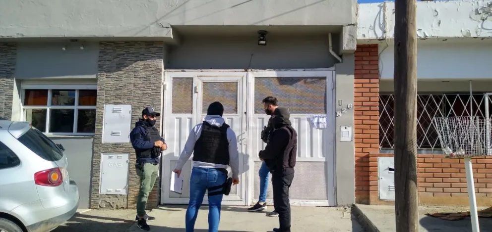 Robó en un jardín y vendía los elementos a través de Facebook