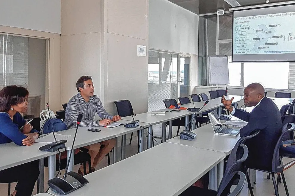 Luque avanza con reuniones en Francia buscando impulsar el desarrollo de la región