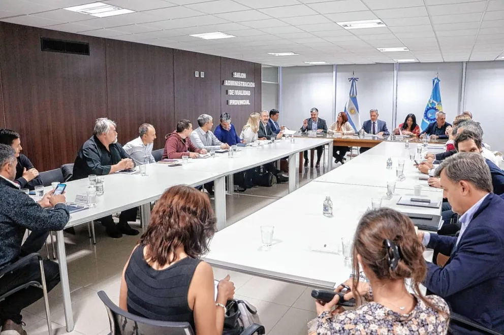 Arcioni reunió a su gabinete y solicitó fortalecer el trabajo en el territorio
