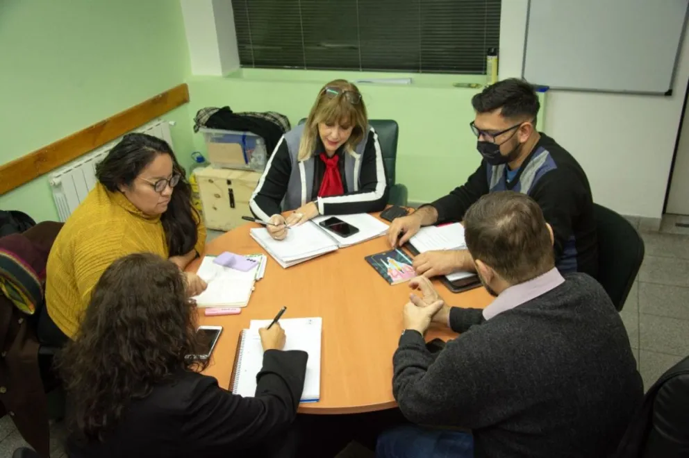 Capacitarán al personal de los Registros Civiles de la provincia en materia género y diversidad