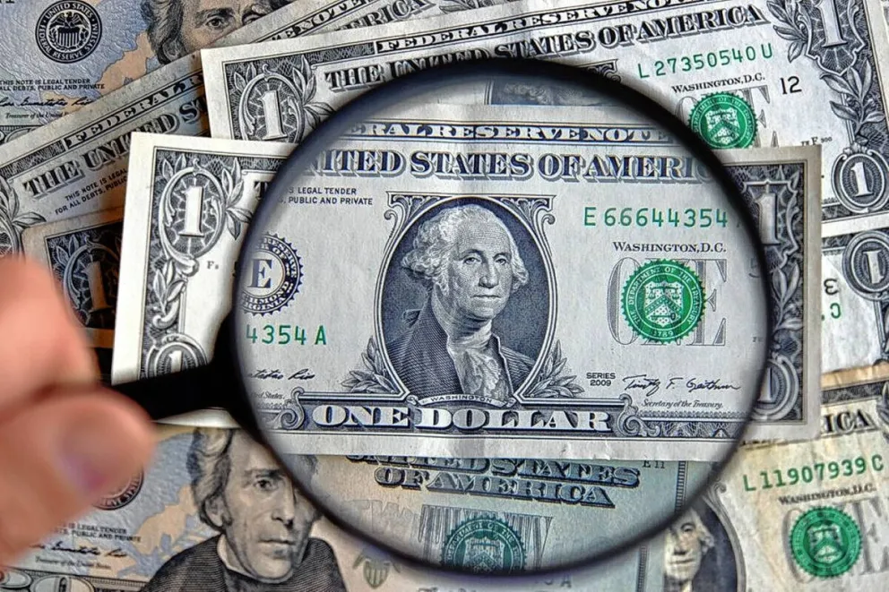 El dólar blue retoma la carrera alcista y volvió a su nivel máximo en el año