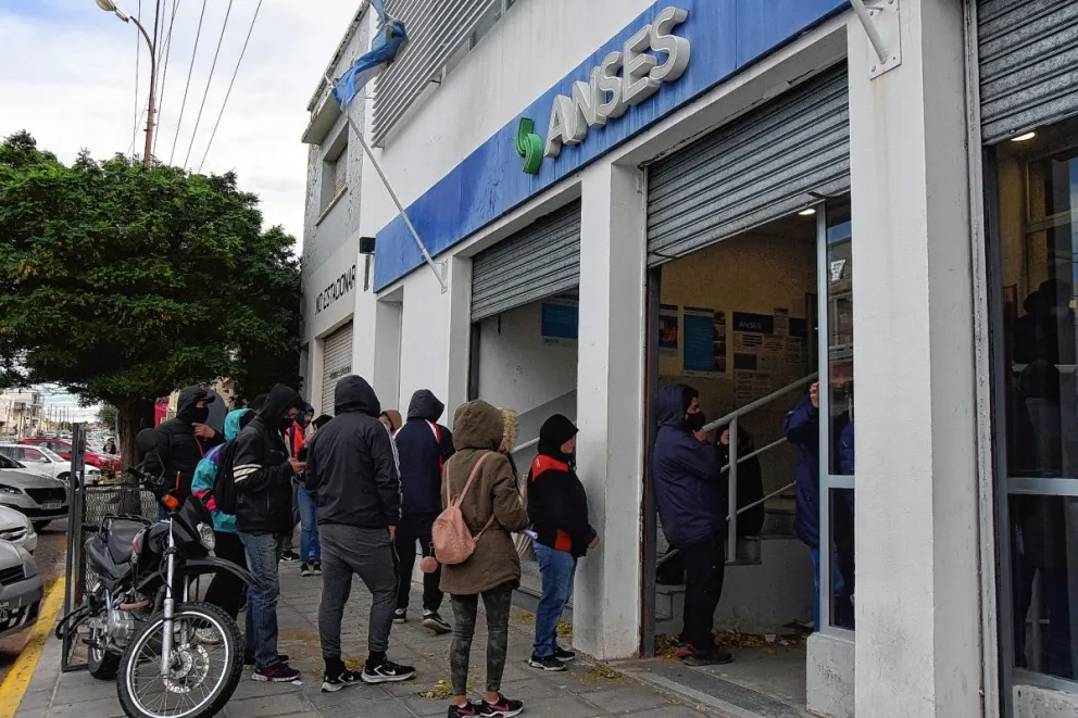 ANSES: 13.6 millones de personas cobrarán el refuerzo de ingresos en mayo